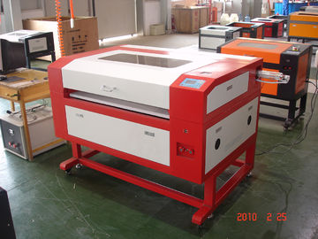ประเทศจีน 50 Watt CO2 Laser Cutting Engraving Machine , Laser Glass Engraver ผู้ผลิต